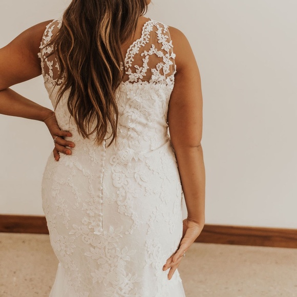 White One Plus Size Wedding Gown - Picture 5 of 8